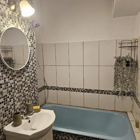 Apartment Anastasia Crib