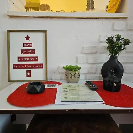 Anastasia Crib Apartment